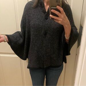 Alicia Peru sweater cape